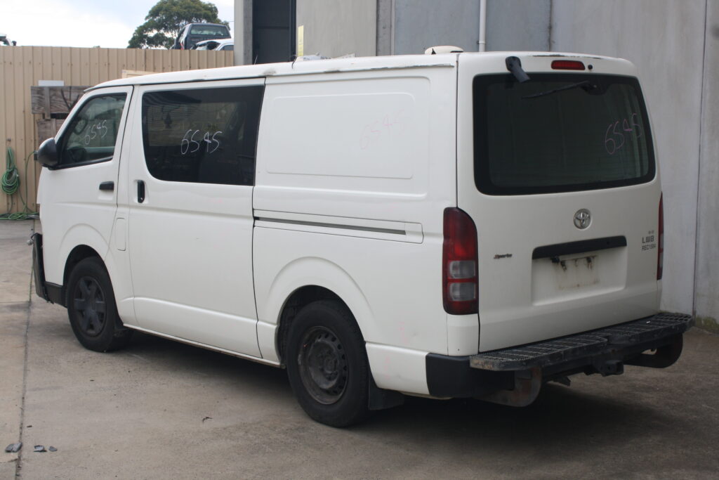 TOYOTA HIACE 2011  – STOCK: 6545