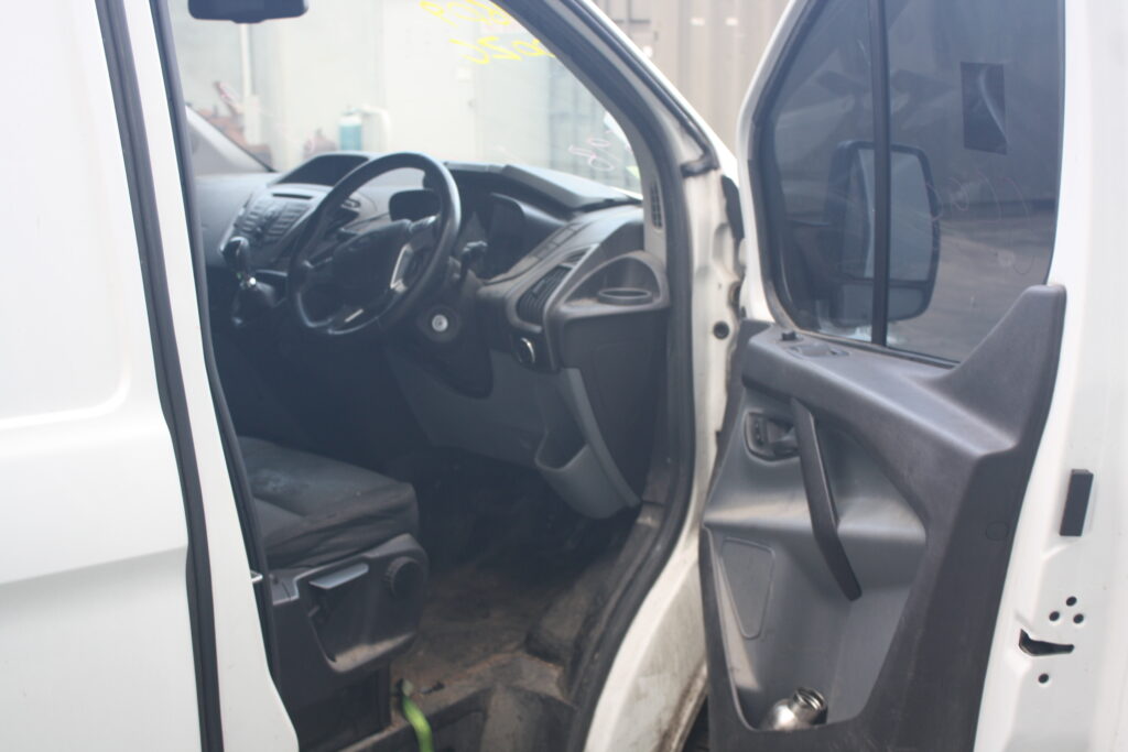 FORD TRANSIT CUSTOM 2014  – STOCK: 6598