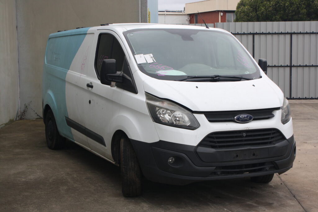 FORD TRANSIT CUSTOM 2015  – STOCK: 6667