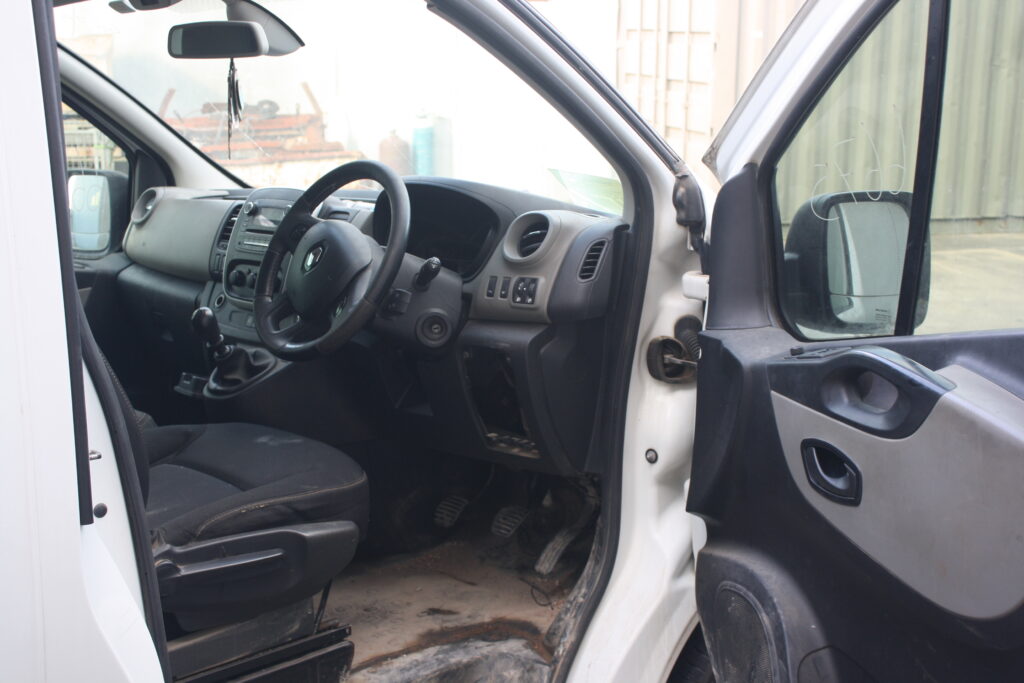 RENAULT TRAFIC 2017  – STOCK: 6675