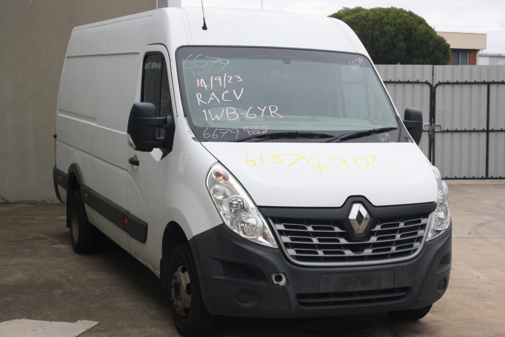 RENAULT MASTER 2015  – STOCK: 6679