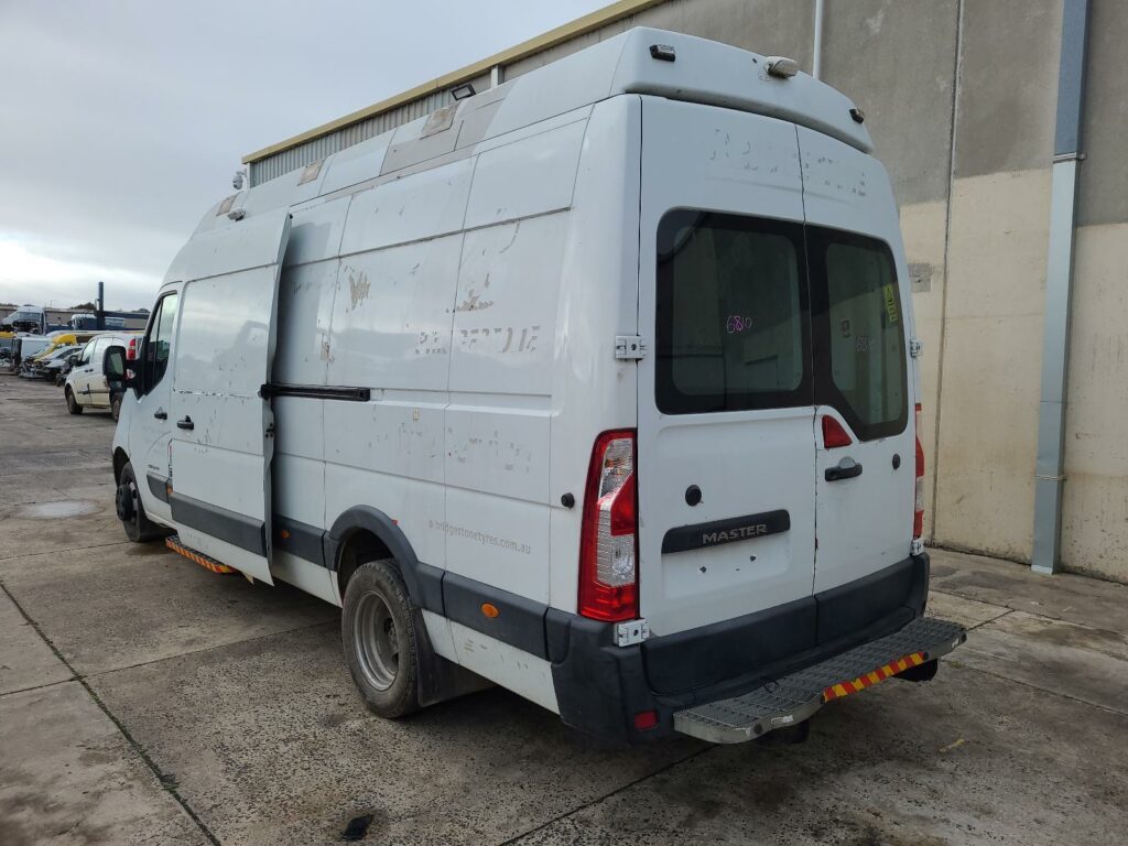 RENAULT MASTER 2015  – STOCK: 6810