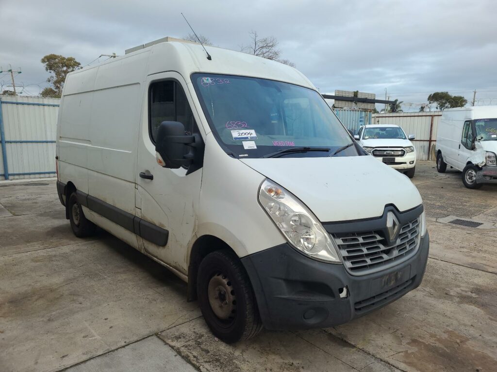 RENAULT MASTER 2015  – STOCK: 6832