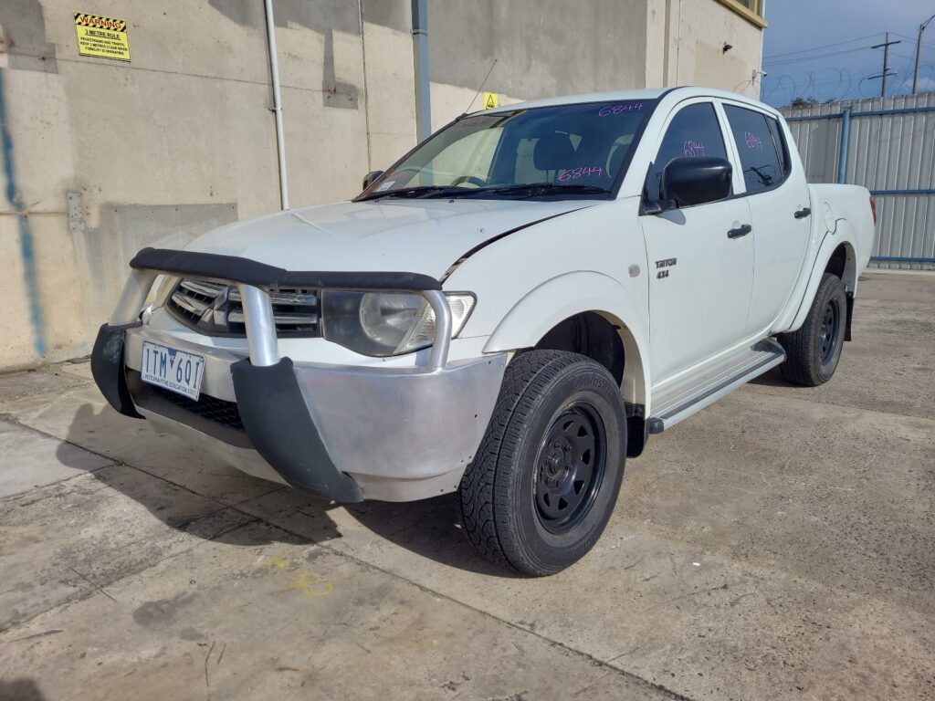 MITSUBISHI TRITON 2010  – STOCK: 6844