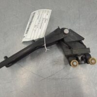 RENAULT TRAFIC 2015-2025 DOOR HINGE/RUNNER MIDDLE, RH SLIDING DOOR, X82, 01/15-