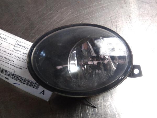MERCEDES BENZ SPRINTER NCV3 10/2013-04/2018 RIGHT BUMPER FOGLAMP