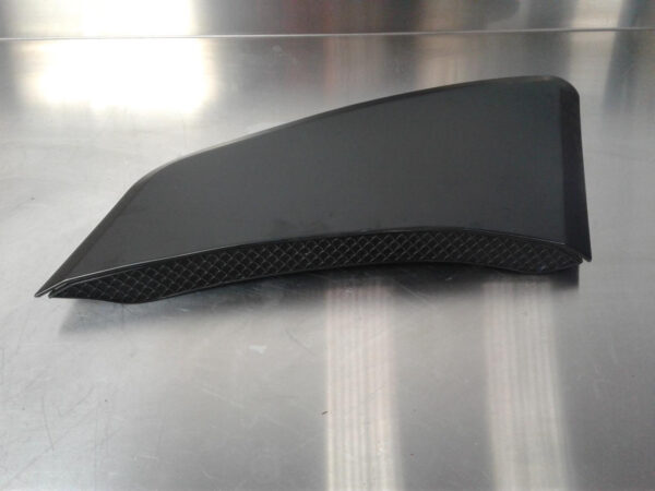 FORD MUSTANG S550 08/2015-04/2023 BODY/DOOR MOULD BEHIND DRIVER'S DOOR
