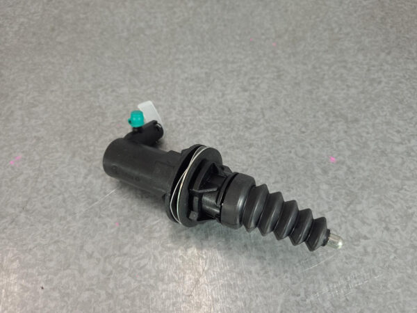 FORD TRANSIT VH-VJ 10/2000-08/2006 NEW CLUTCH SLAVE CYLINDER