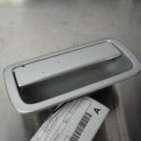 VOLKSWAGEN AMAROK 2H 02/2011-09/2022 TAILGATE HANDLE SILVER NO BARREL TYPE