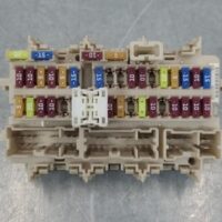 NISSAN NAVARA 2015-2025 FUSE BOX NP300, UNDER DASH, 04/15-