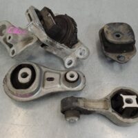 RENAULT TRAFIC 2015-2025 MOUNT X82, 01/15-