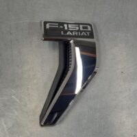 FORD F SERIES 2021-2025 RIGHT GUARD F150 14TH GEN, GUARD VENT, W/ LARIAT BADGE T