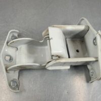 RENAULT TRAFIC 2015-2025 BOOTLID/TAILGATE HINGE BARN DOOR HINGE (LH SIDE UPPER),