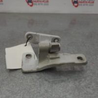 MERCEDES BENZ SPRINTER VS30 05/2018-ON RIGHT LOWER FRONT DOOR HINGE/RUNNER