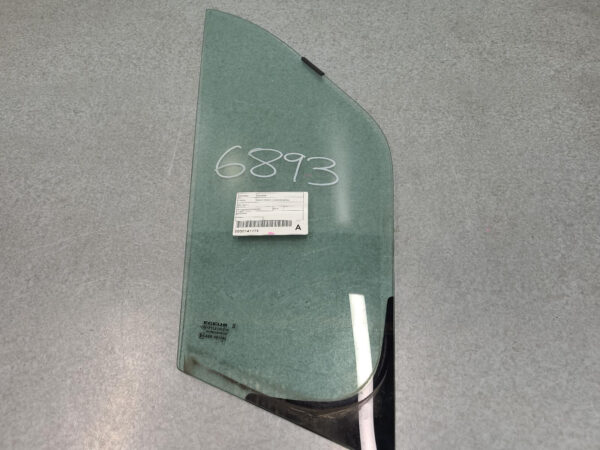 RENAULT MASTER X62 09/2011-2024 RIGHT FRONT 1/4 DOOR GLASS