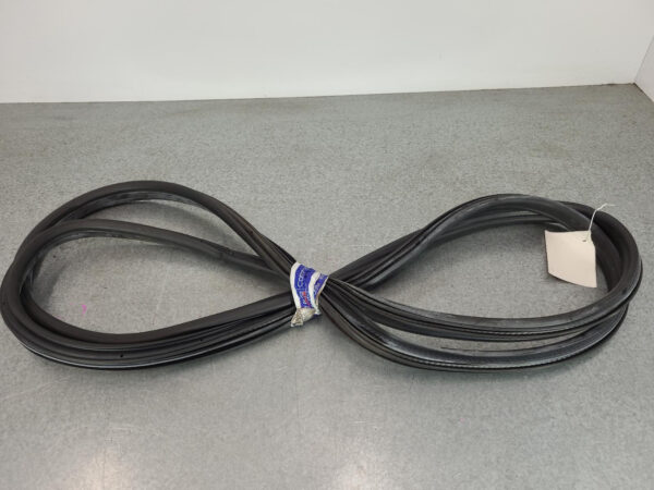 MERCEDES SPRINTER BODY SEAL RUBBER LH FRONT RUBBER SEAL, NCV3, VAN, 10/06-04/18 - Image 2