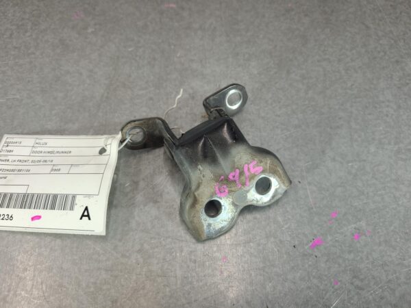 TOYOTA HILUX 2005-2015 DOOR HINGE/RUNNER LOWER, LH FRONT, 03/05-08/15 - Image 2