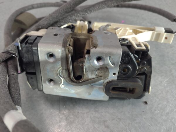 MERCEDES SPRINTER 2006-2018 LOCK MECHANISM LEFT SLIDE DOOR LOCK, NCV3, 10/06-04/ - Image 3