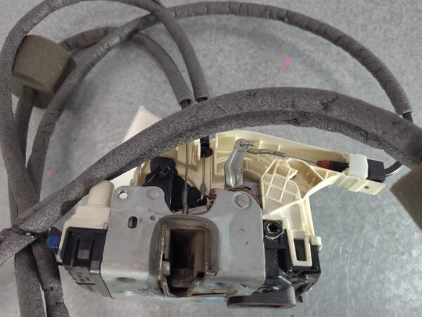 MERCEDES SPRINTER 2006-2018 LOCK MECHANISM LEFT SLIDE DOOR LOCK, NCV3, 10/06-04/ - Image 4