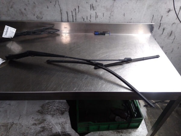 FORD TRANSIT VO 02/2014-2024 WIPER ARM FRONT PAIR