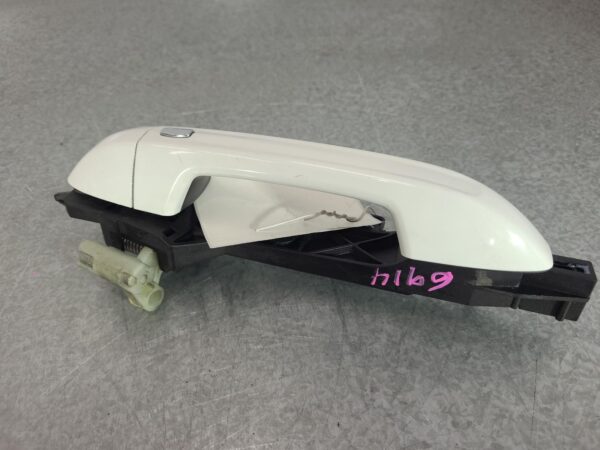 LDV DELIVER 9 2020-2024 DOOR HANDLE OUTER, LH FRONT, COLOUR CODED, 07/20-