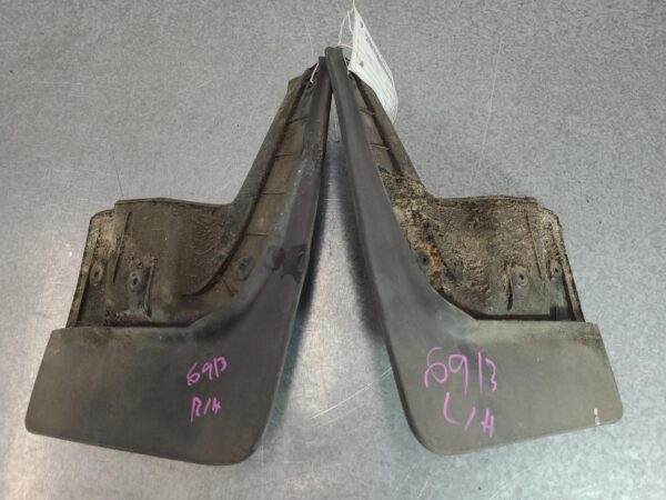 RENAULT TRAFIC 2015-2024 MUD FLAPS LH REAR, X82, 01/15-