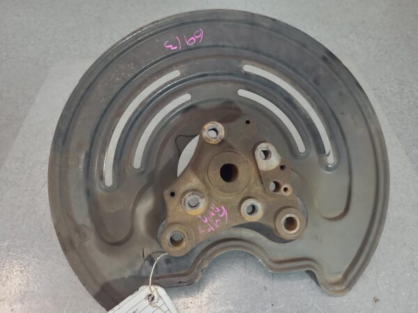 RENAULT TRAFIC 2015-2025 RIGHT REAR HUB ASSEMBLY X82, 01/15-