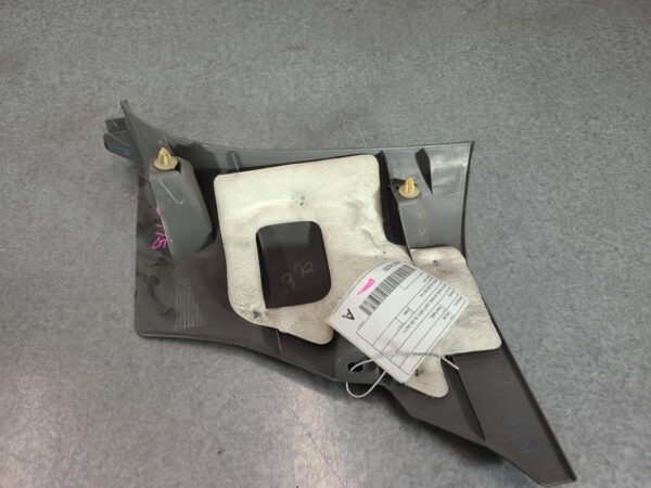 TOYOTA HILUX 2005-2011 TRIM PANEL KICK PANEL RH SIDE, LIGHT GREY, 02/05-06/11 - Image 3