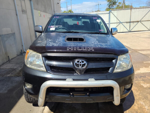TOYOTA HILUX 2005-2011 TRIM PANEL KICK PANEL RH SIDE, LIGHT GREY, 02/05-06/11 - Image 6