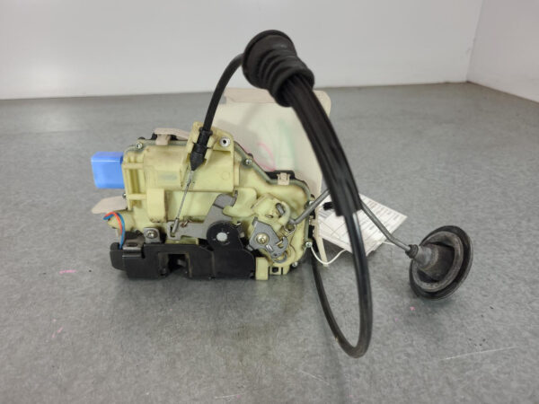 VOLKSWAGEN TRANSPORTER 2004-2015 LOCK MECHANISM RIGHT FRONT DOOR LOCK, T5, 08/04 - Image 2