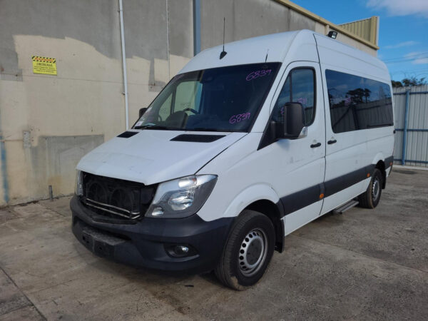 MERCEDES BENZ SPRINTER 10/2006-04/2018 UPPER RIGHT SLIDING DOOR ROLLER VAN - Image 4