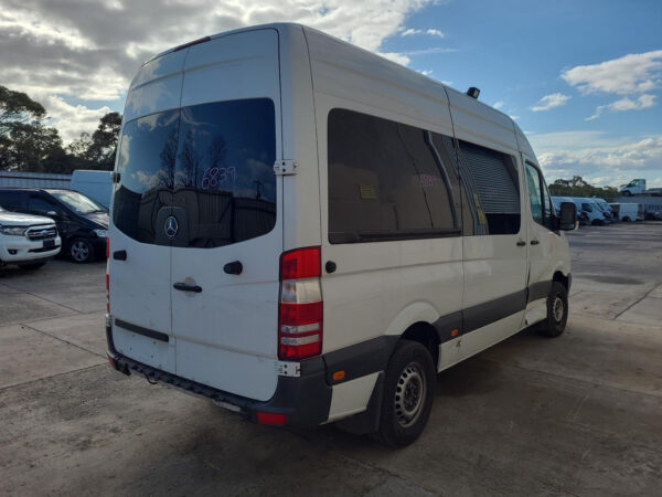 MERCEDES BENZ SPRINTER 10/2006-04/2018 UPPER RIGHT SLIDING DOOR ROLLER VAN - Image 7