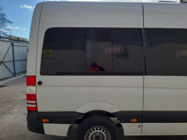 MERCEDES BENZ SPRINTER 10/2006-04/2018 UPPER RIGHT SLIDING DOOR ROLLER VAN - Image 12