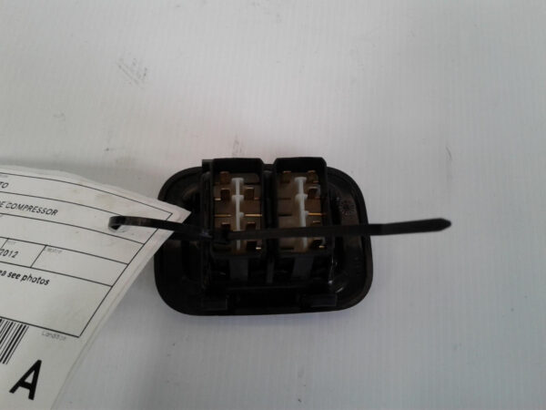 MERCEDES BENZ VIANO 07/2005-12/2014 AIR RIDE COMPRESSOR SWITCH FROM CARGO AREA - Image 2