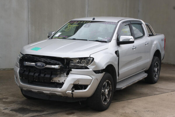 FORD RANGER PX SERIES 2 06/2015-06/2018 FRONT CAMERA INTERIOR MIRROR MOUNTED - Image 5