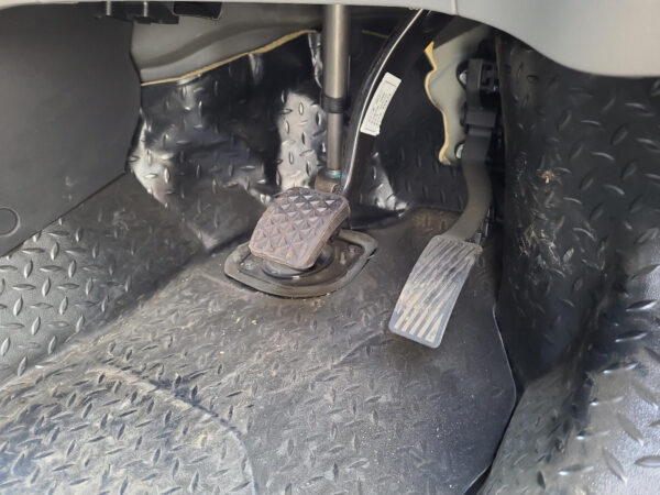 LDV DELIVER 9 07/2020-2024 CARPET FRONT FACTORY FLOORING - Image 11