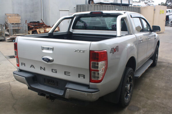 FORD RANGER PX SERIES 2 06/2015-06/2018 FRONT CAMERA INTERIOR MIRROR MOUNTED - Image 8