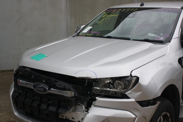 FORD RANGER PX SERIES 2 06/2015-06/2018 FRONT CAMERA INTERIOR MIRROR MOUNTED - Image 10