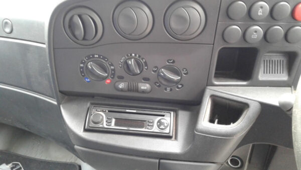 IVECO DAILY 2002-2006 LEFT FRONT POWER WINDOW SWITCH VAN - Image 9