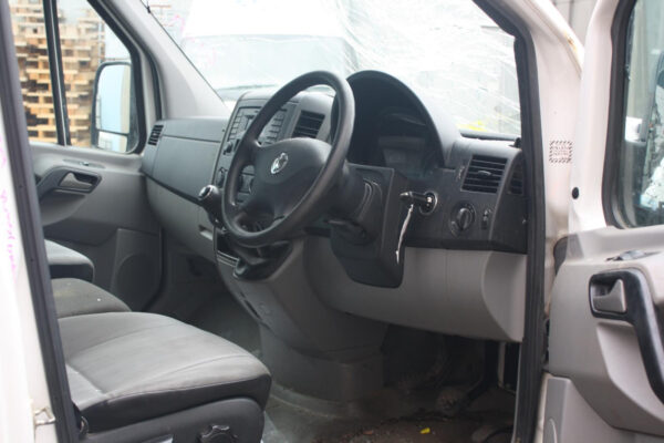 VOLKSWAGEN CRAFTER 2007-2017 DOOR HINGE/RUNNER UPPER, LH SLIDING DOOR ROLLER, 02 - Image 9