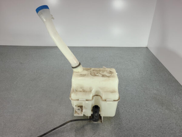 LDV DELIVER 9 2020-2024 WASHER BOTTLE 07/20- - Image 2