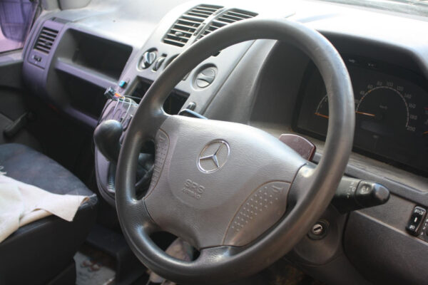 MERCEDES BENZ VITO 638 02/1998-12/2004 WINDSCREEN FRAME RIGHT VAN - Image 10