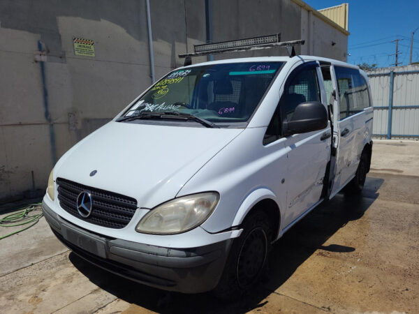 MERCEDES BENZ VITO 639 05/2004-01/2011 COURTESY LIGHT VAN - Image 4