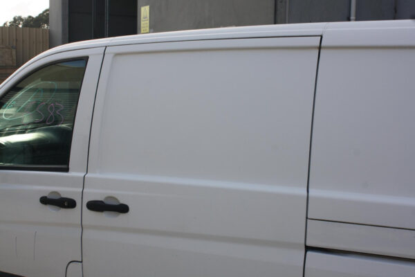 MERCEDES BENZ VITO 639 10/2013-02/2015 LEFT SLIDING DOOR ROLLER CENTRE - Image 6
