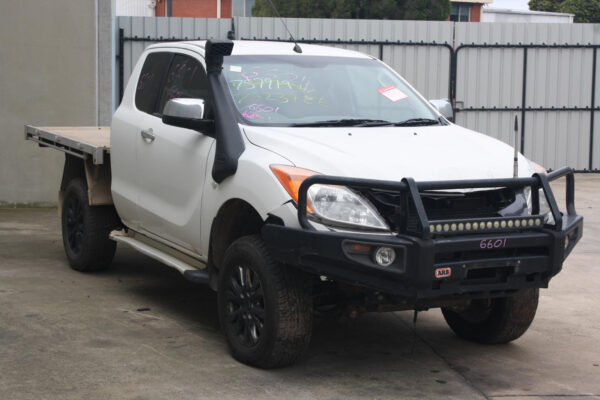 MAZDA BT50 UP-UR 10/2011-06/2020 CALIPER RIGHT FRONT 4WD - Image 4