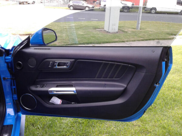 FORD MUSTANG S550 08/2015-04/2023 BODY/DOOR MOULD BEHIND DRIVER'S DOOR - Image 9