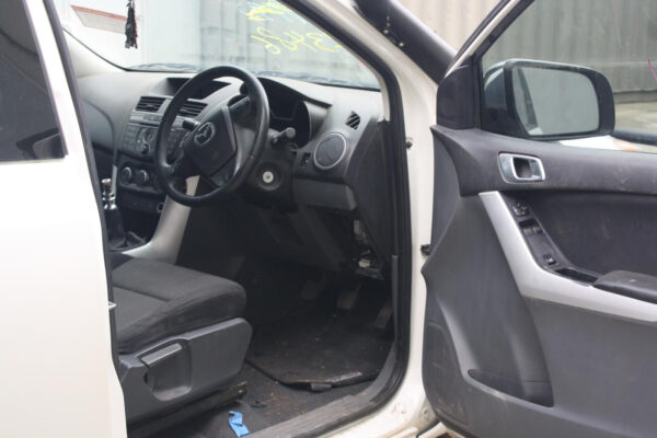 MAZDA BT50 UP-UR 10/2011-06/2020 CALIPER RIGHT FRONT 4WD - Image 9