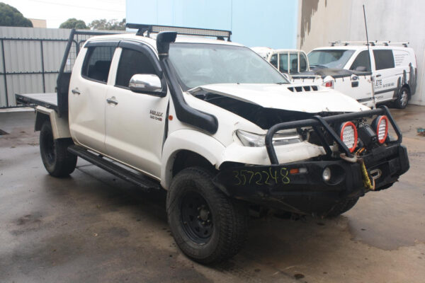 TOYOTA HILUX 07/2011-08/2015 LEFT GUARD FLASHER REPEATER - Image 3