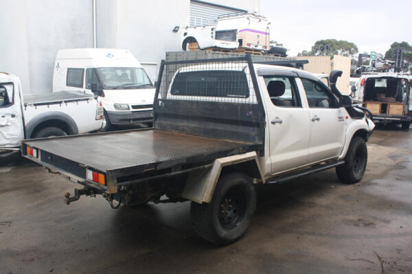 TOYOTA HILUX 07/2011-08/2015 LEFT GUARD FLASHER REPEATER - Image 5