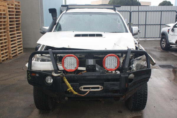 TOYOTA HILUX 07/2011-08/2015 LEFT GUARD FLASHER REPEATER - Image 6